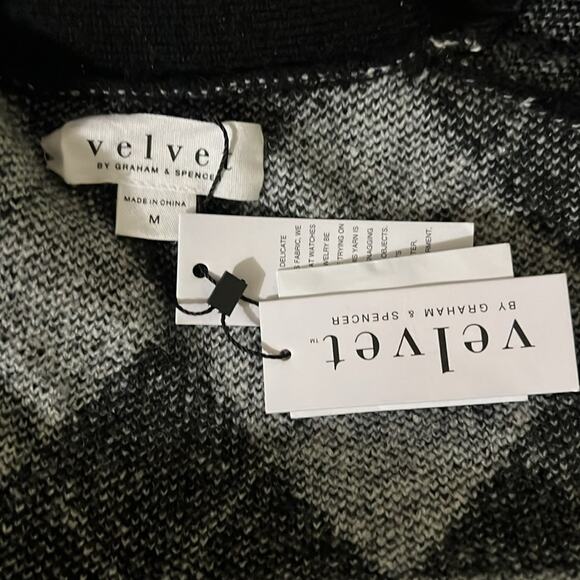 Velvet by Graham & Spencer Cristina ArgyleCardigan Sweater SZ MEDIUM - Picture 2 of 5